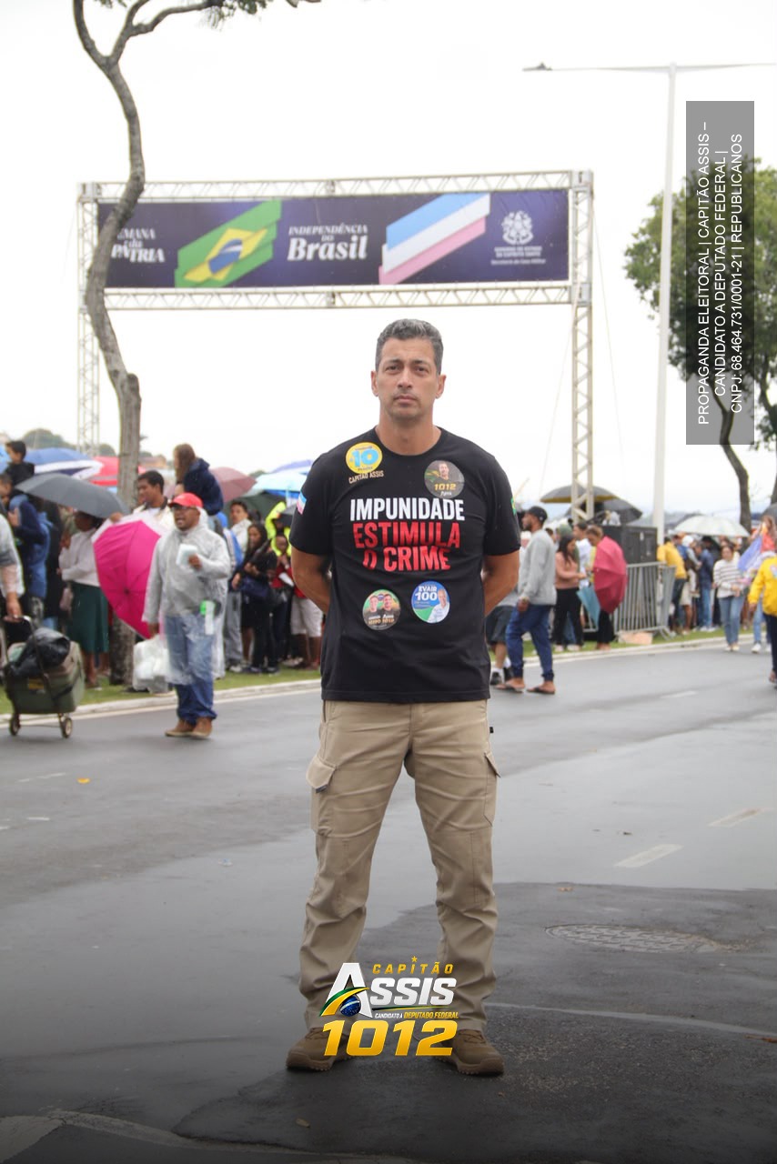 Capitão Assis na avenida durante o ato de 7 de Setembro de 2026, em Vitória